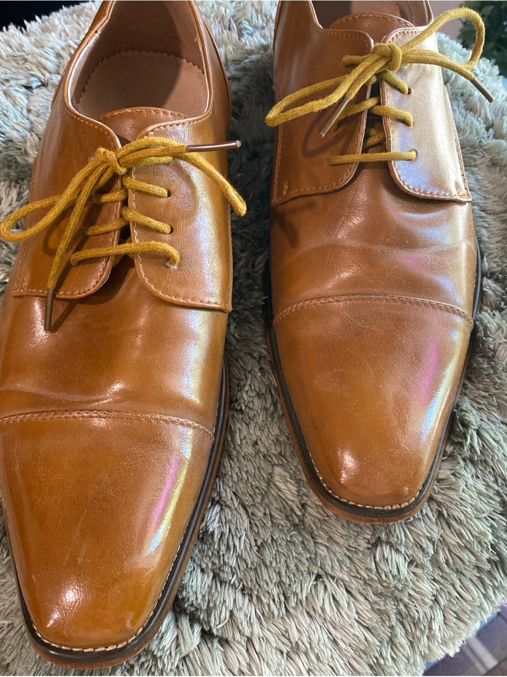 Men's Tan Leather Derby Shoes — Sleek Lace-Up Oxford Style